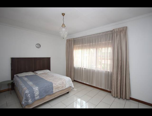 5 BEDROOM HOUSE TO LET IN BEDFORD GARDENS